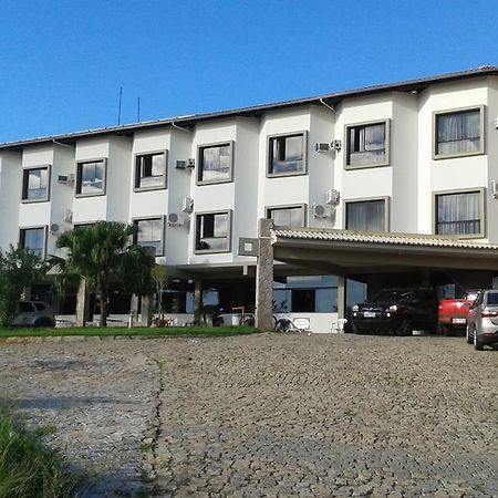 Pousada Das Araras Itaobim Ngoại thất bức ảnh