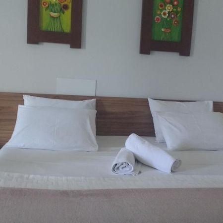 Pousada Das Araras Itaobim Ngoại thất bức ảnh